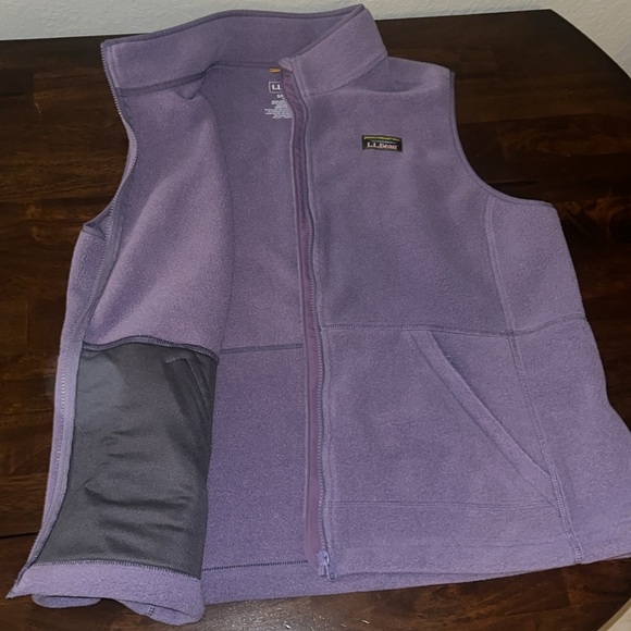 L.L Bean fleece vest - Picture 5 of 6